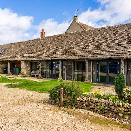 The Baytree Shepherds Hut Villa สโตนเฮาส์ ภายนอก รูปภาพ